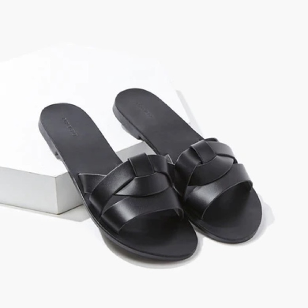 Faux Leather Crisscross Sandals - Picture 4 of 5